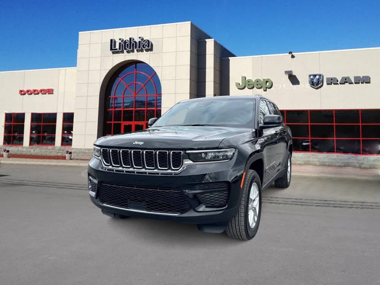 2026 Jeep Grand Cherokee Laredo X 4x4's photo