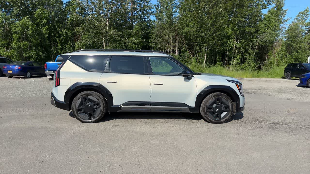 Thumbnail: 2024 Kia EV9 - 16