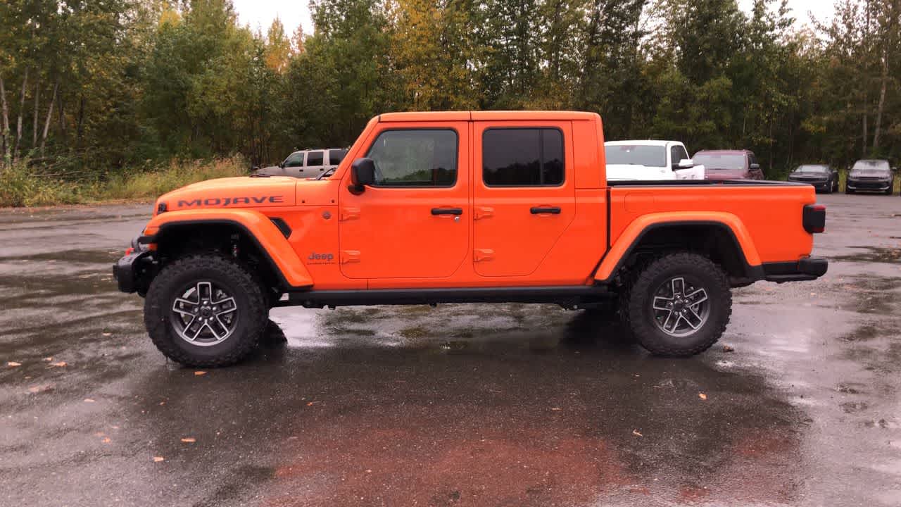 Thumbnail: 2025 Jeep Gladiator - 8