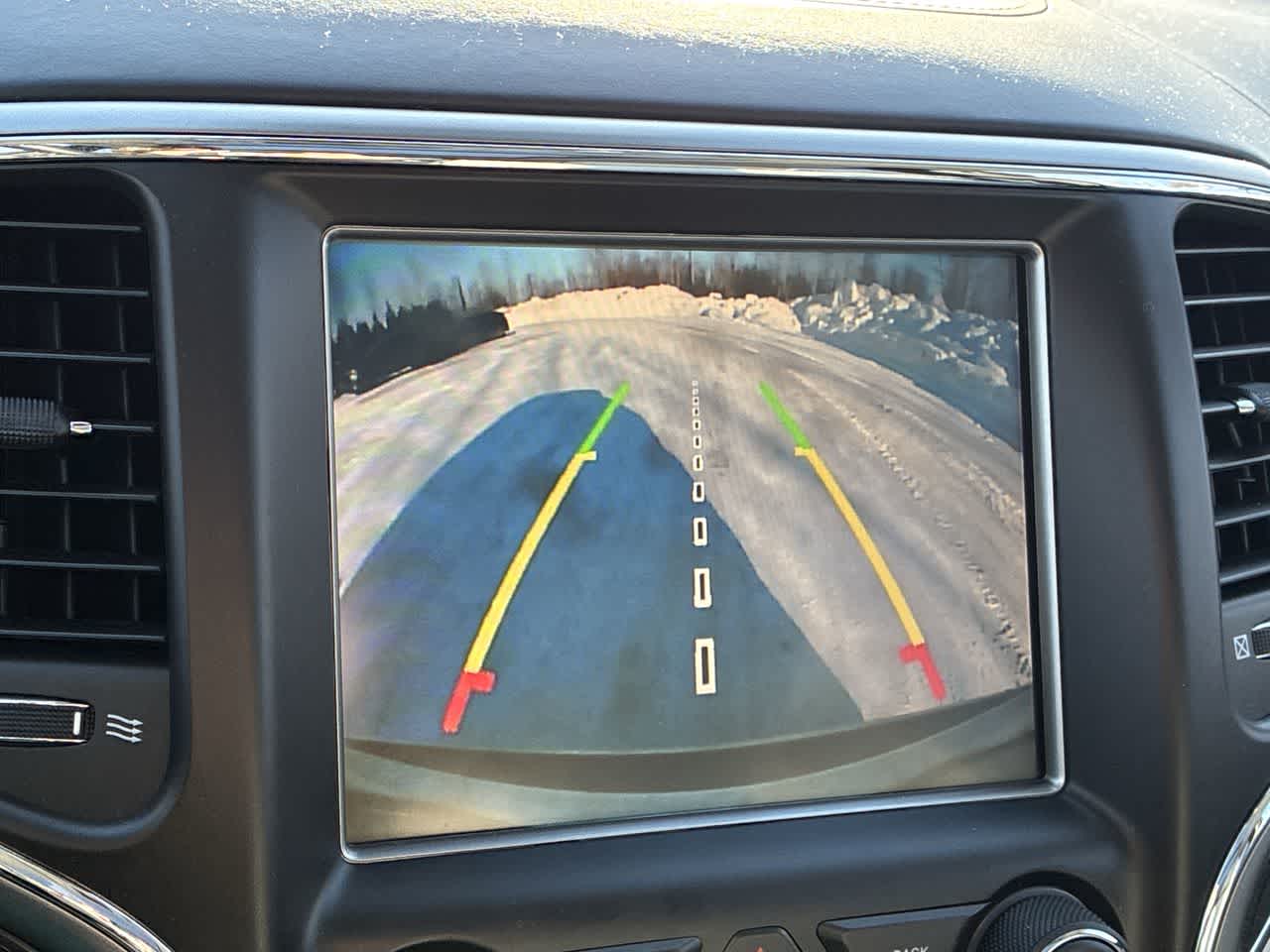 Thumbnail: 2017 Jeep Grand Cherokee - 21