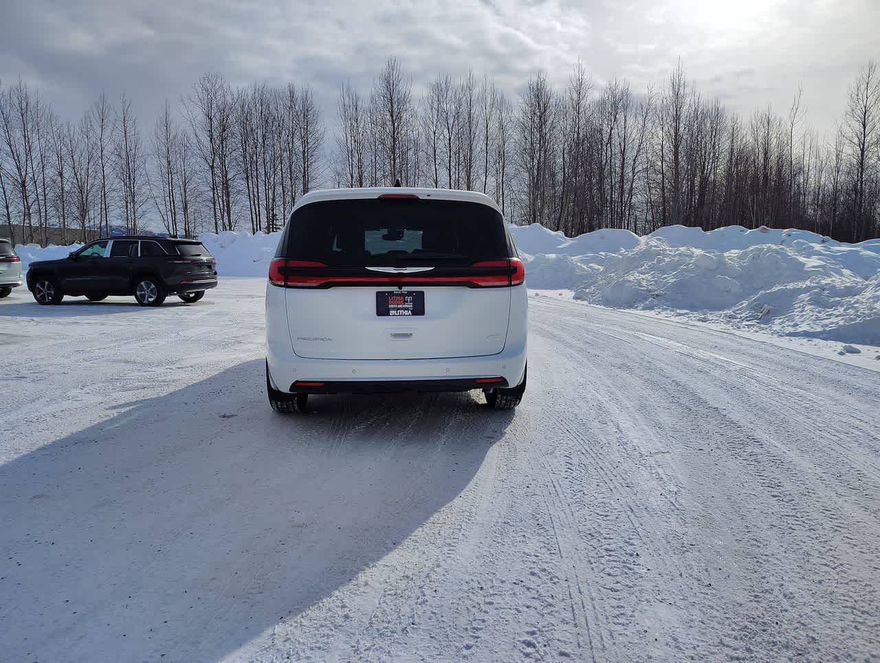 Thumbnail: 2026 Chrysler Pacifica - 7