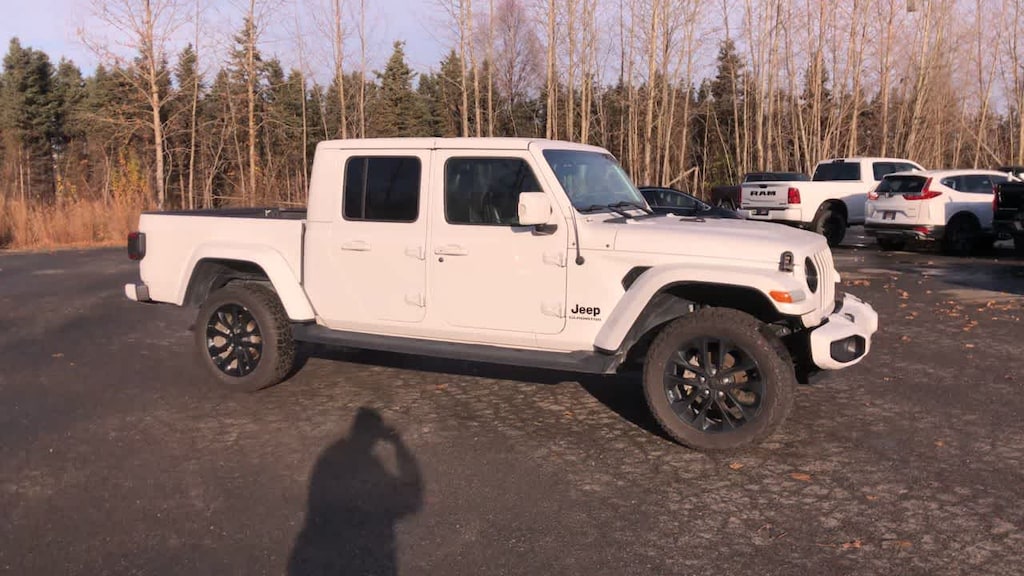Used 2022 Jeep Gladiator High Altitude Truck