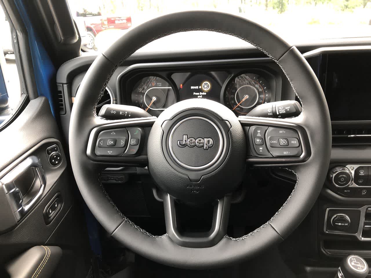 Thumbnail: 2025 Jeep Gladiator - 25