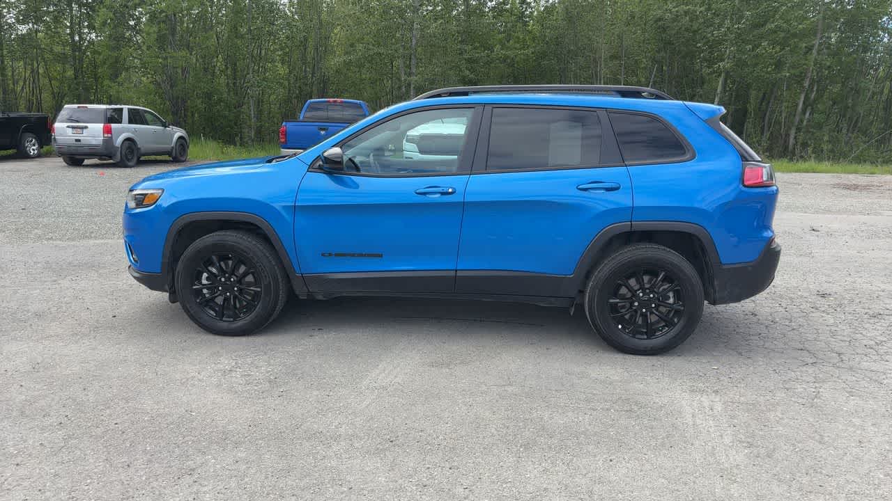 Thumbnail: 2023 Jeep Cherokee - 8
