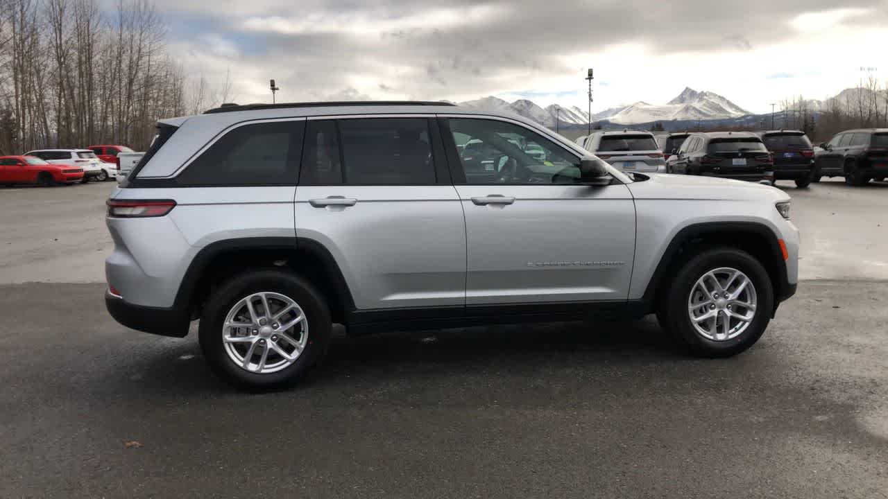 Thumbnail: 2025 Jeep Grand Cherokee - 15