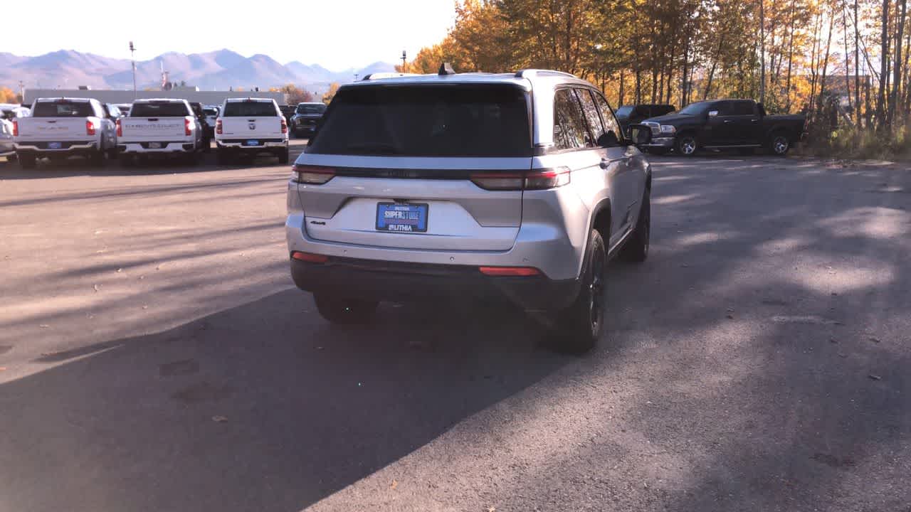 Thumbnail: 2024 Jeep Grand Cherokee - 13