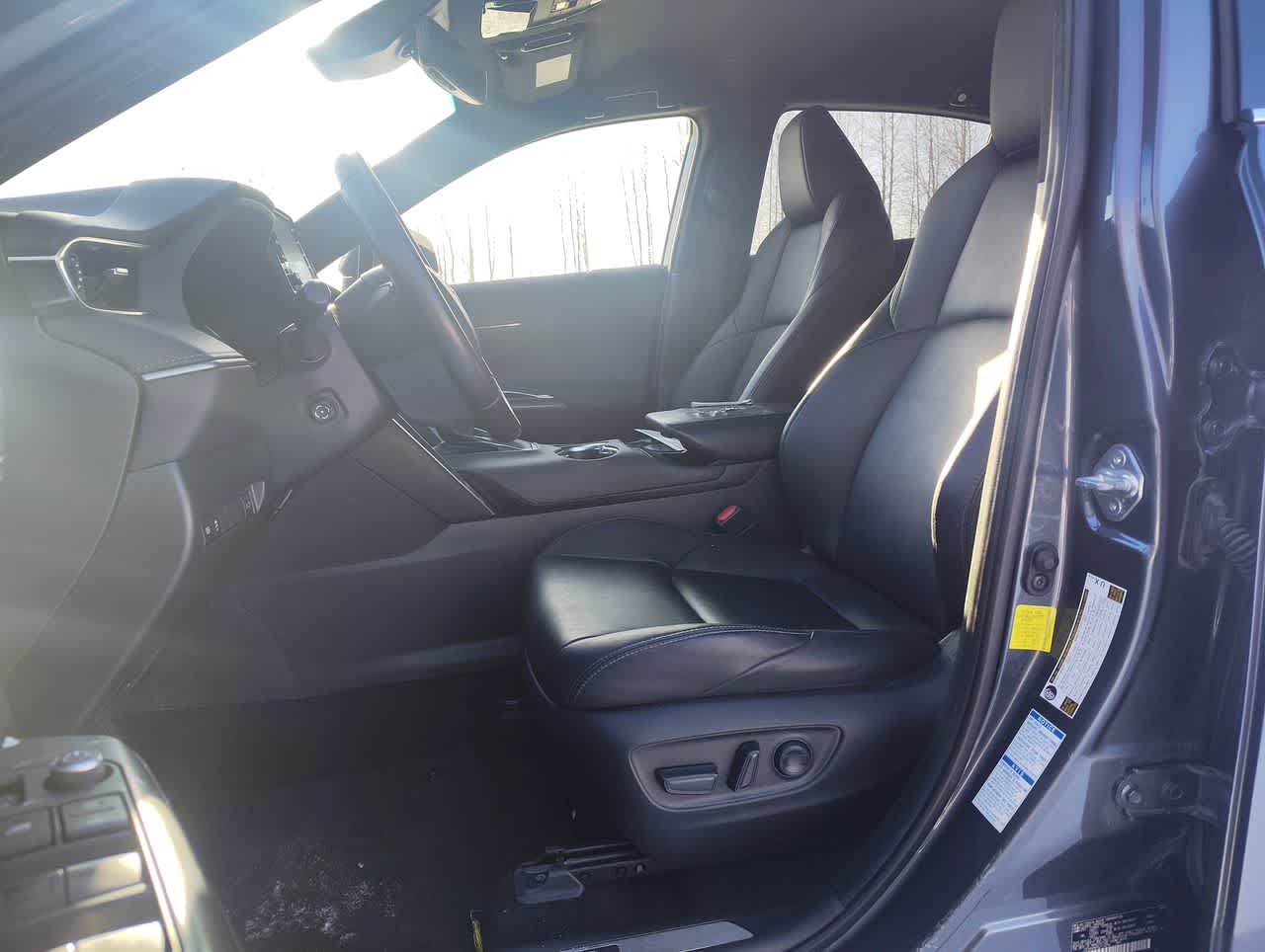 Thumbnail: 2022 Toyota Venza - 15