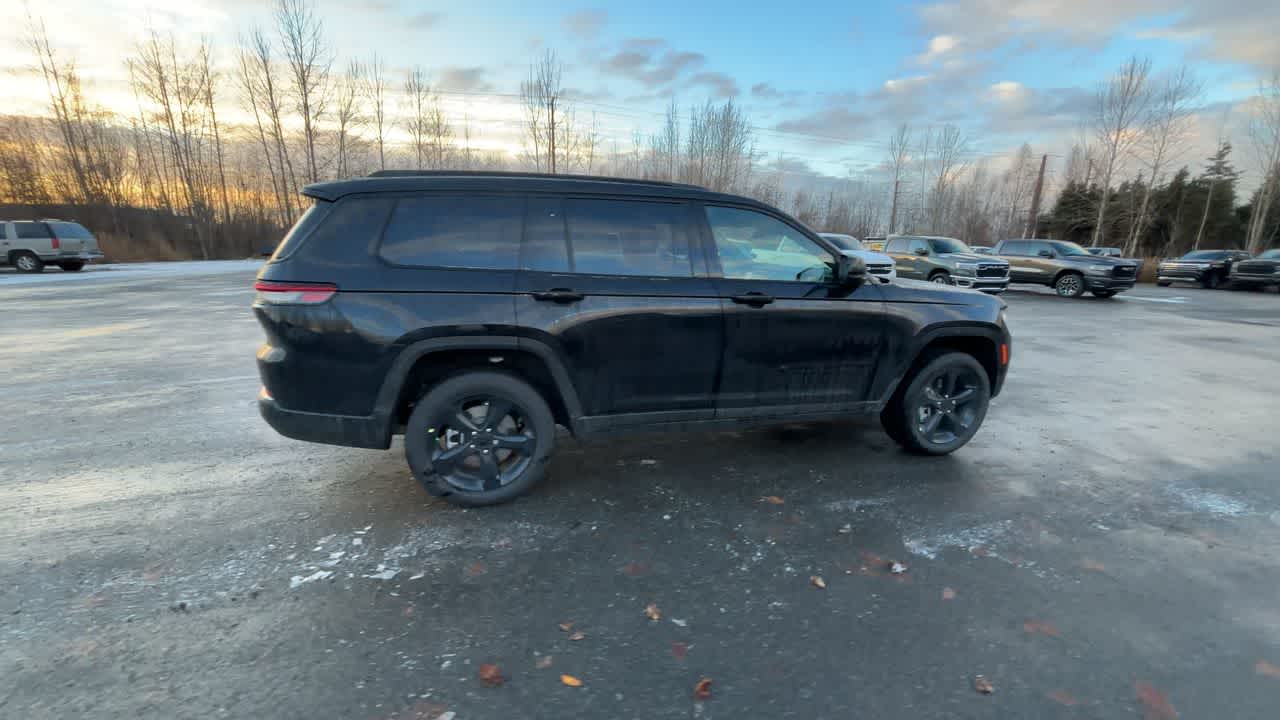 Thumbnail: 2025 Jeep Grand Cherokee - 15