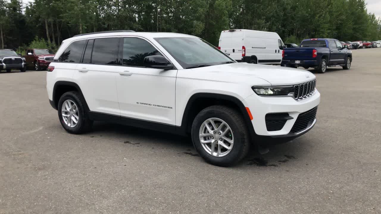 Thumbnail: 2025 Jeep Grand Cherokee - 17