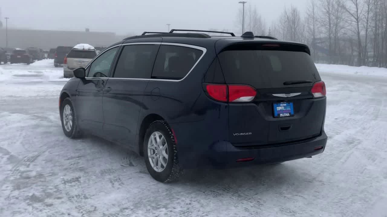 Thumbnail: 2020 Chrysler Voyager - 11