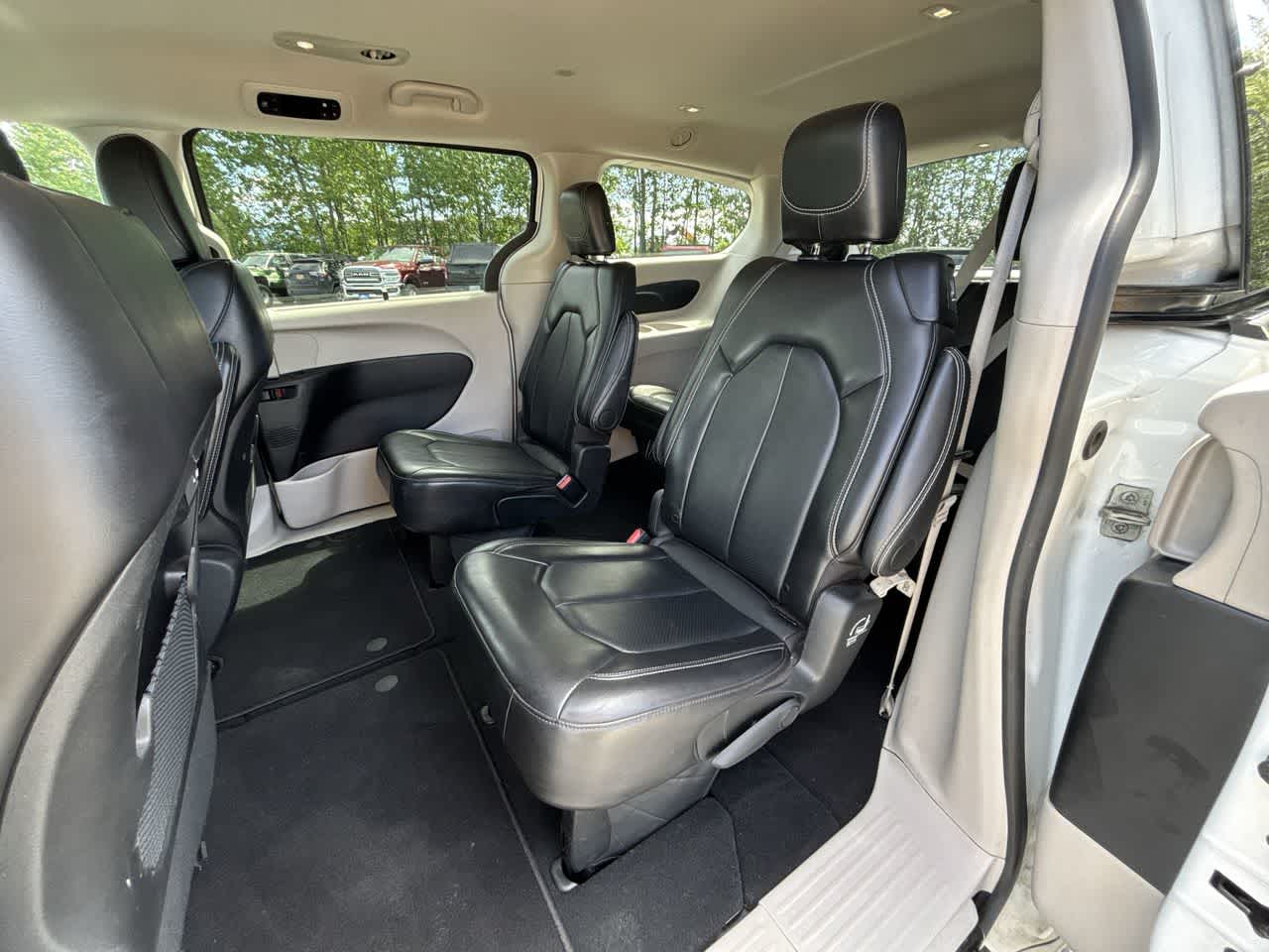 Thumbnail: 2024 Chrysler Pacifica - 21