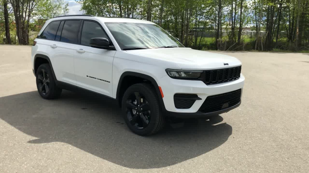 2024 Jeep Grand Cherokee Altitude X photo 3