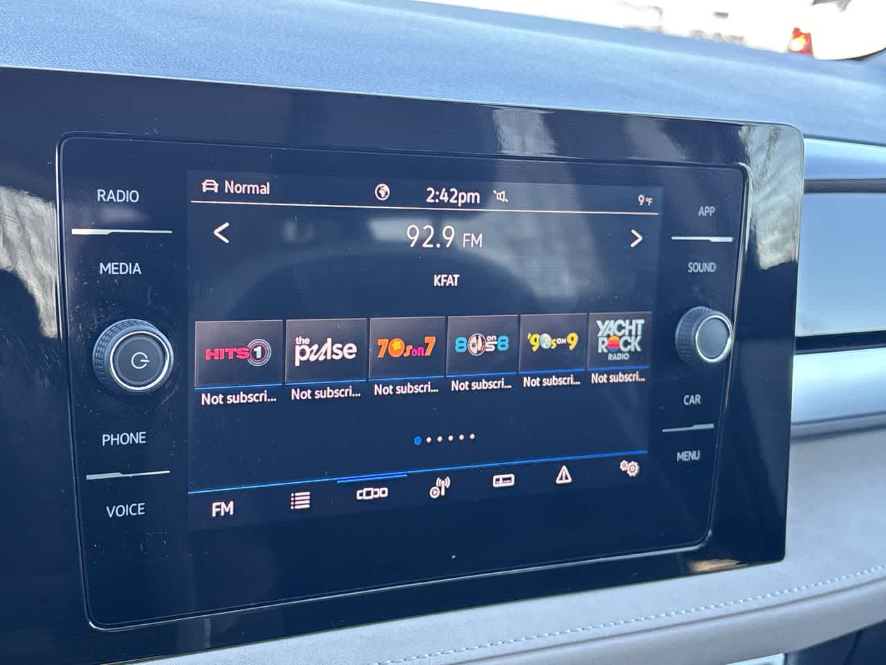 Thumbnail: 2025 Volkswagen Taos - 17