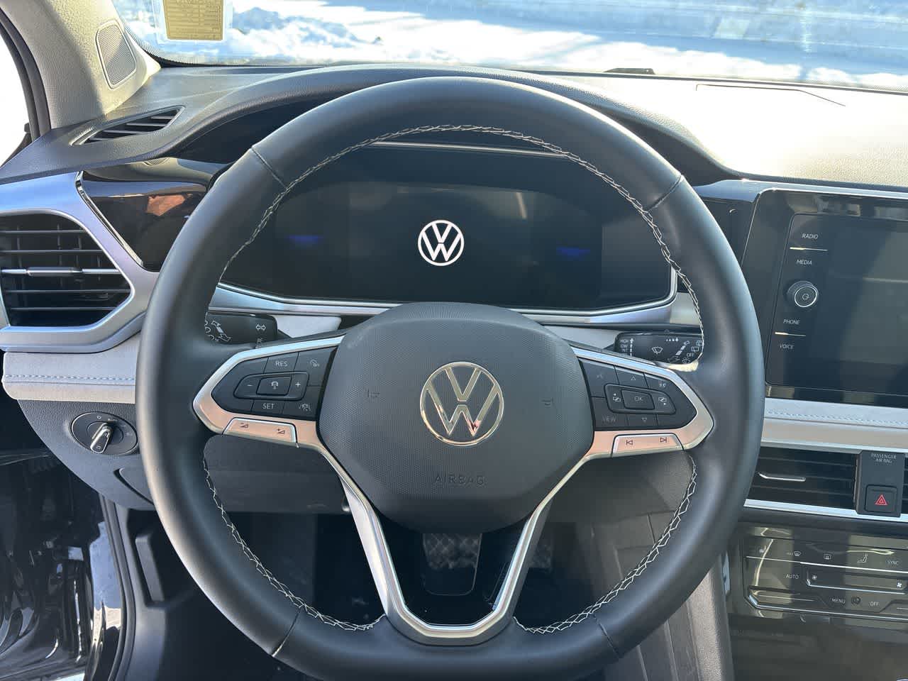 Thumbnail: 2025 Volkswagen Taos - 16