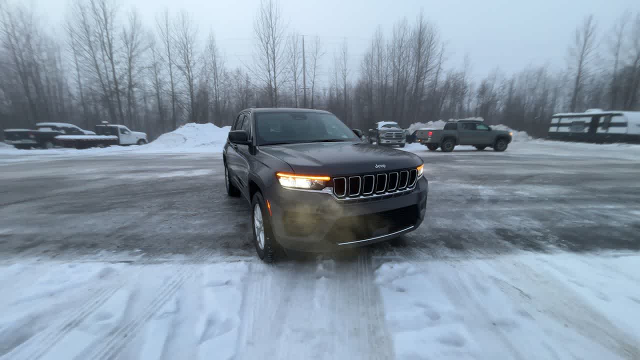 Thumbnail: 2024 Jeep Grand Cherokee - 3