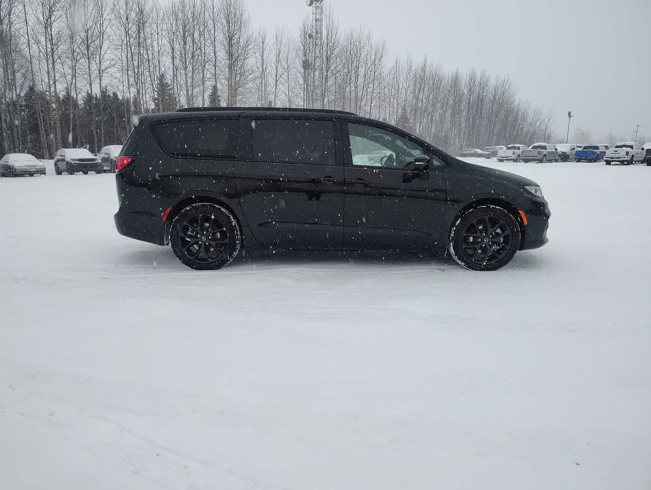 Thumbnail: 2026 Chrysler Pacifica - 9