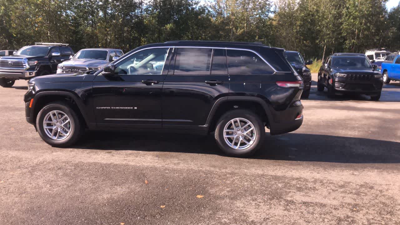 Thumbnail: 2025 Jeep Grand Cherokee - 9