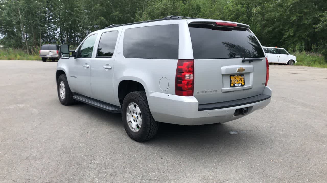 Thumbnail: 2010 Chevrolet Suburban - 10
