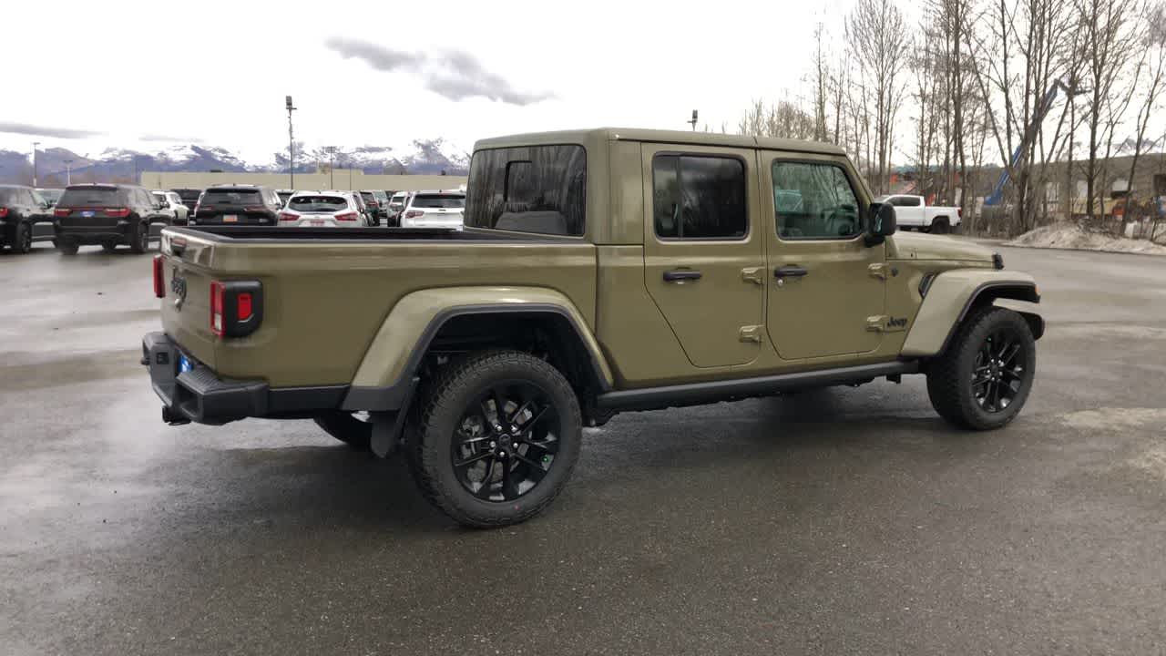 Thumbnail: 2025 Jeep Gladiator - 14