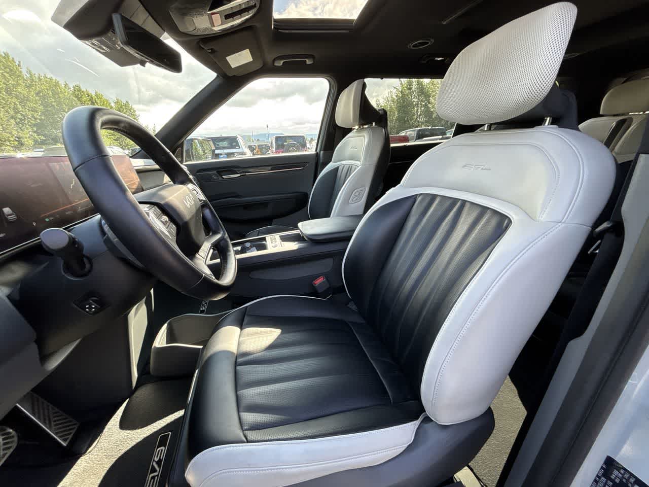 Thumbnail: 2024 Kia EV9 - 23