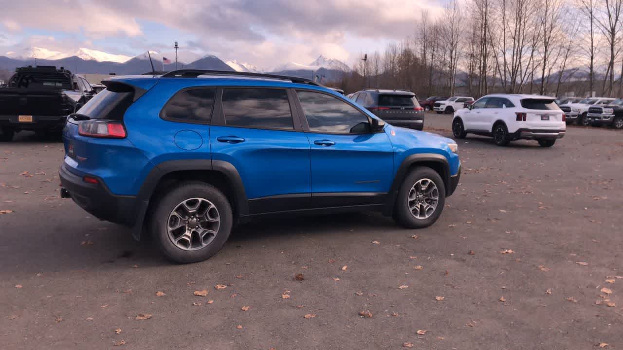 Thumbnail: 2022 Jeep Cherokee - 14