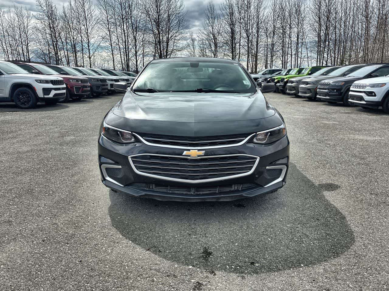 Thumbnail: 2018 Chevrolet Malibu - 3