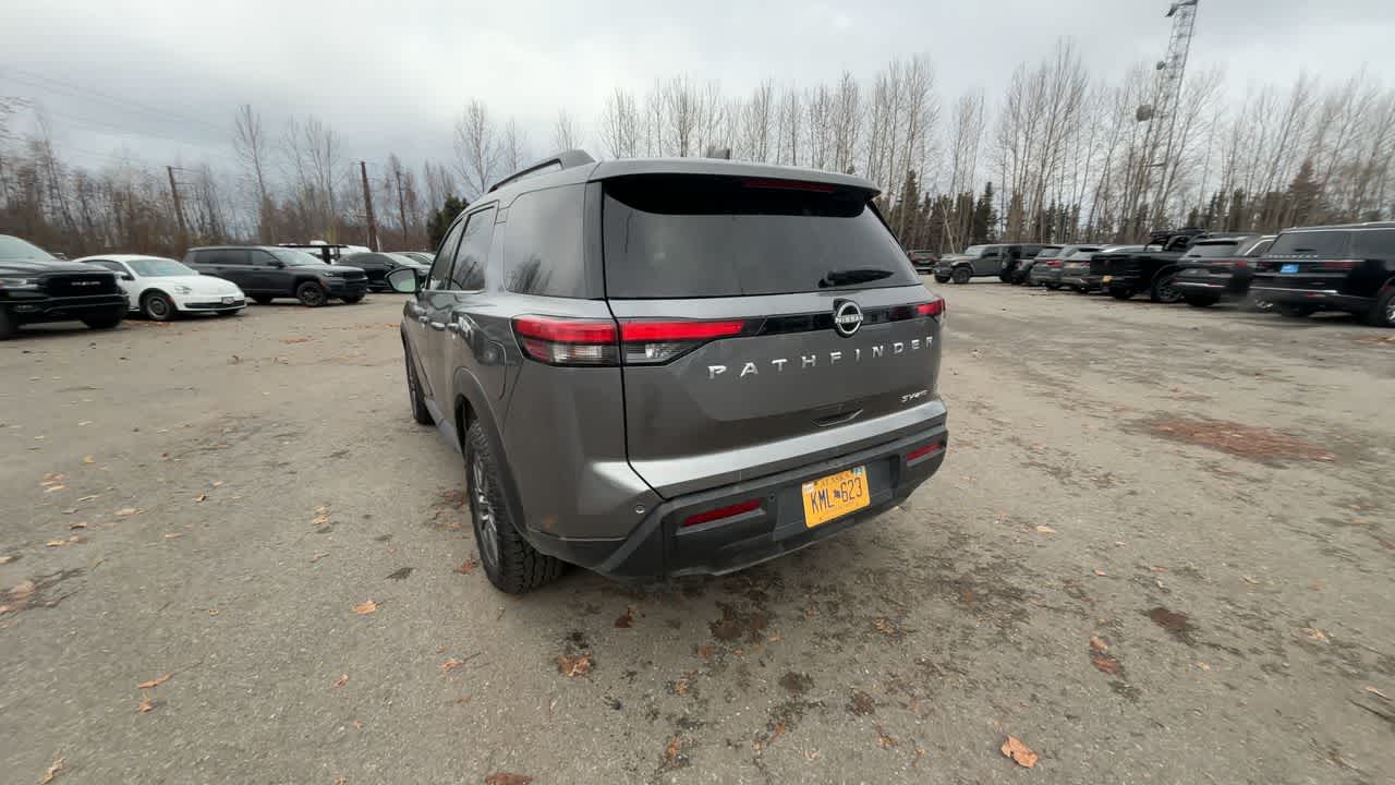 Thumbnail: 2024 Nissan Pathfinder - 11