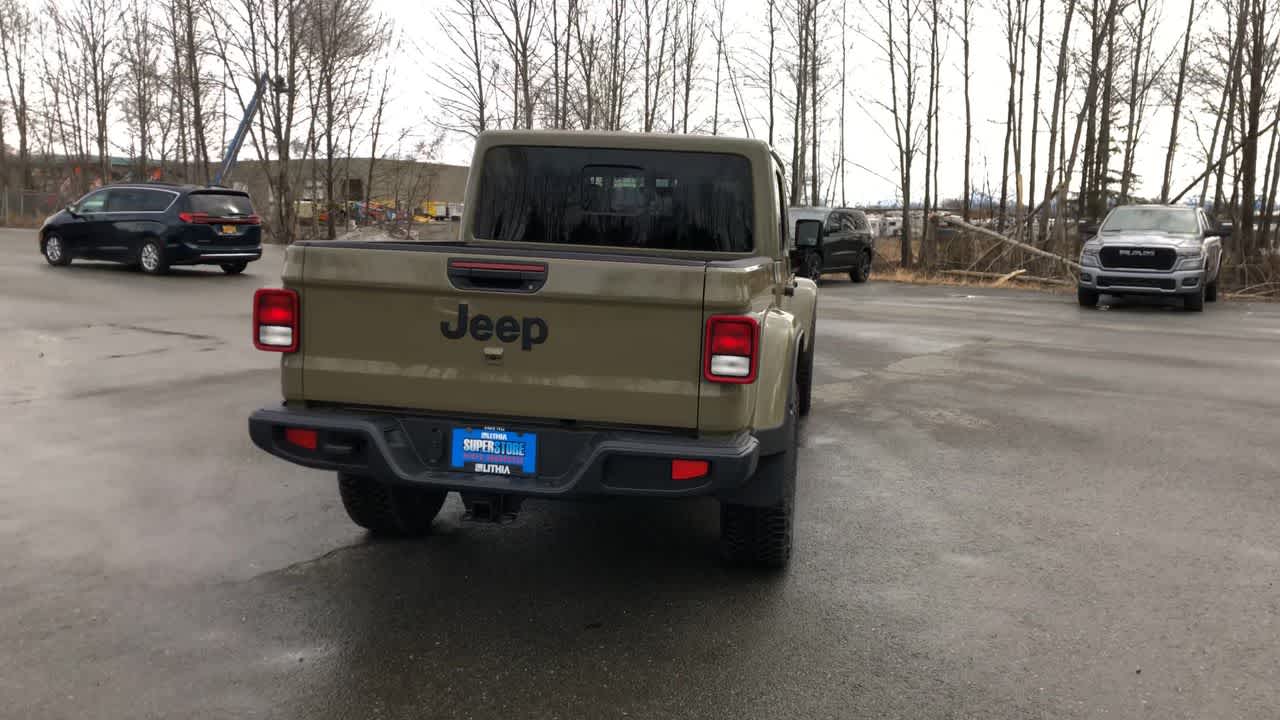 Thumbnail: 2025 Jeep Gladiator - 12