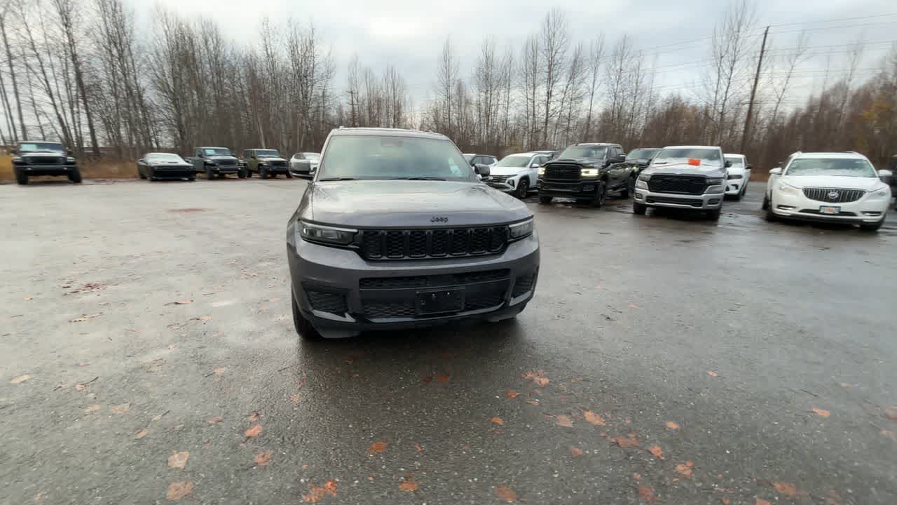 Thumbnail: 2024 Jeep Grand Cherokee L - 4