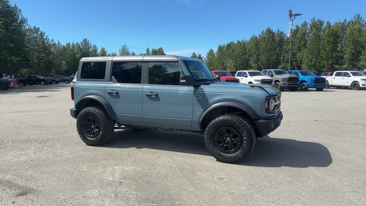 Thumbnail: 2022 Ford Bronco - 17