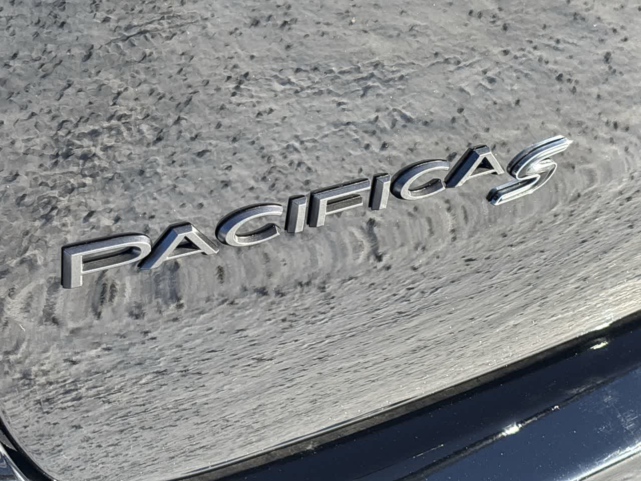 Thumbnail: 2026 Chrysler Pacifica - 10