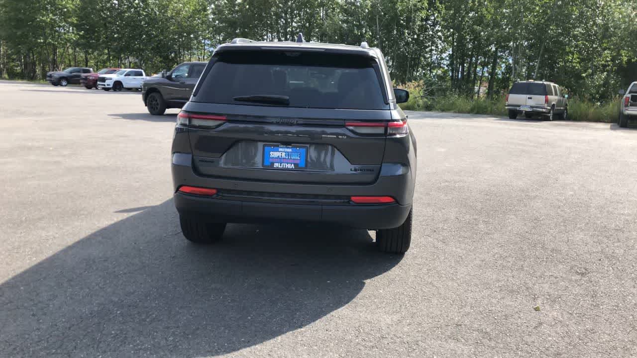 Thumbnail: 2025 Jeep Grand Cherokee - 12