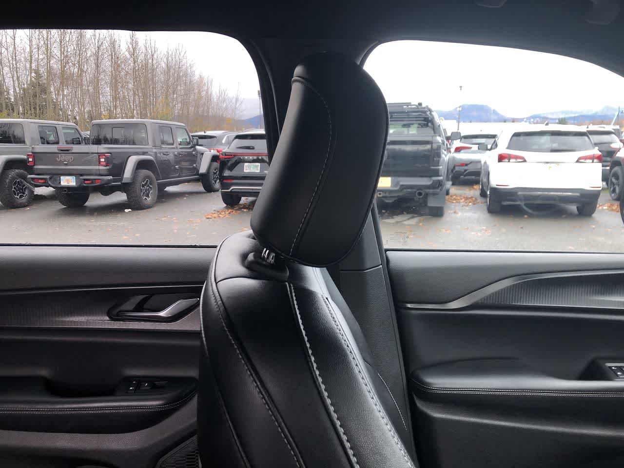 Thumbnail: 2024 Jeep Grand Cherokee L - 24