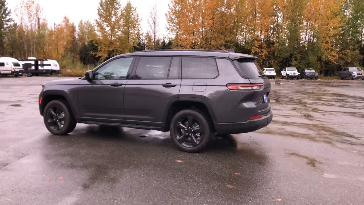 Thumbnail: 2025 Jeep Grand Cherokee - 10