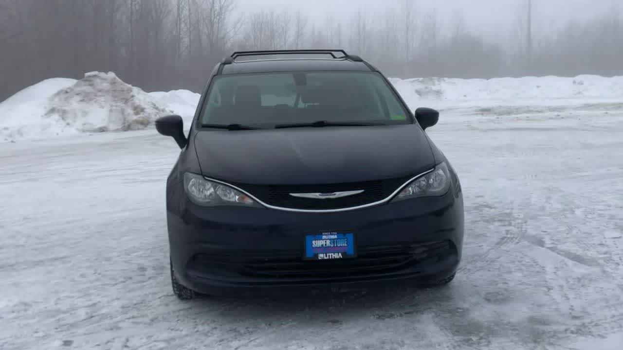 Thumbnail: 2020 Chrysler Voyager - 4