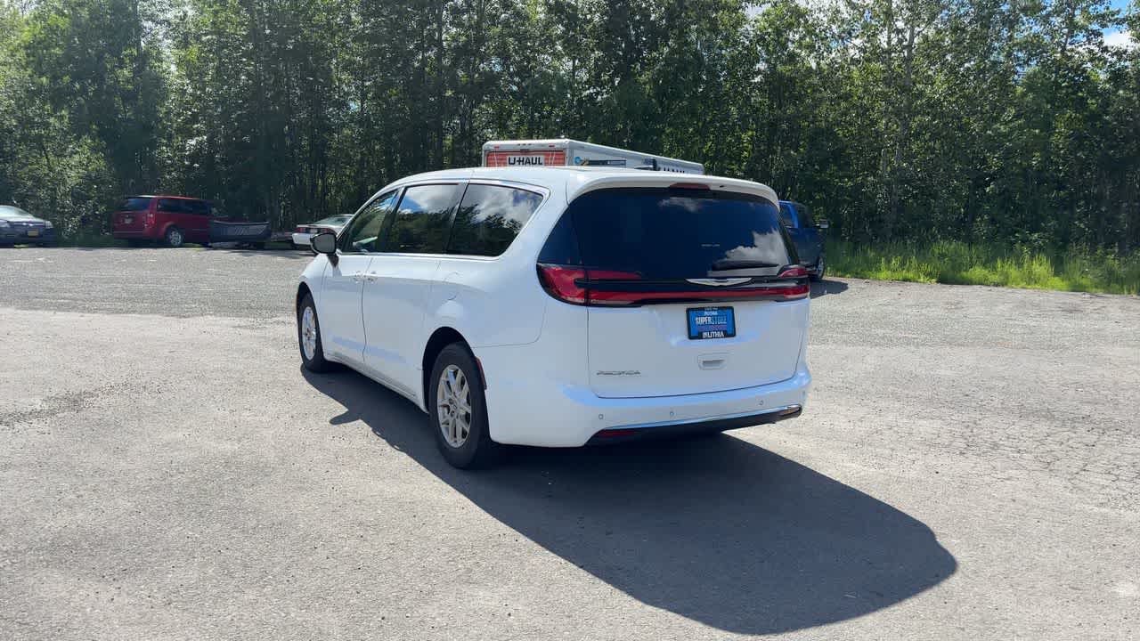 Thumbnail: 2025 Chrysler Pacifica - 11