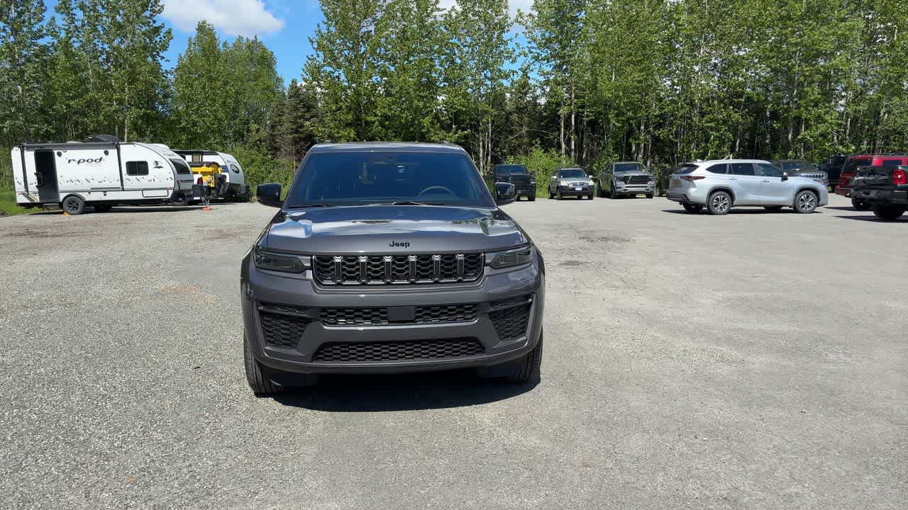 Thumbnail: 2026 Jeep Grand Cherokee - 4