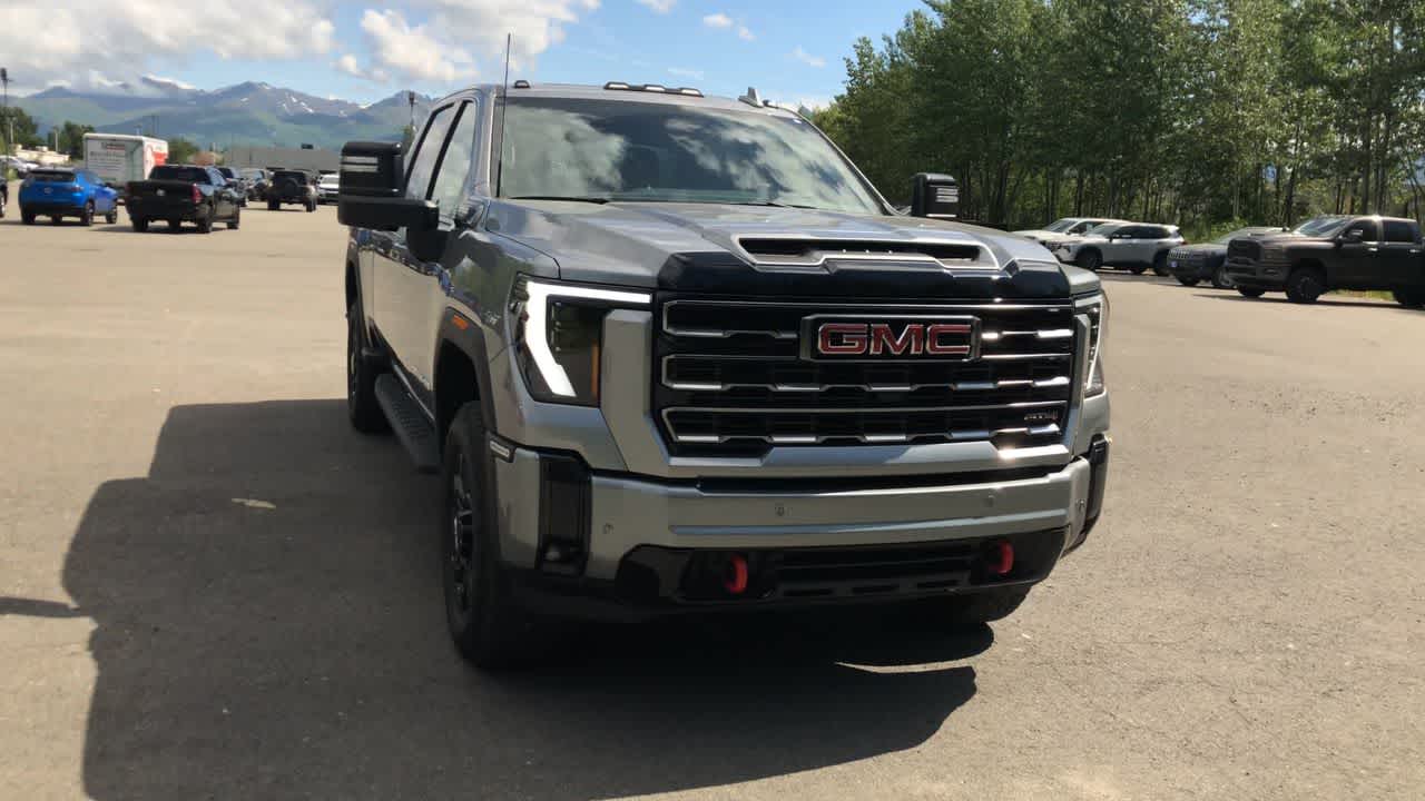 Thumbnail: 2025 GMC Sierra 2500 - 3