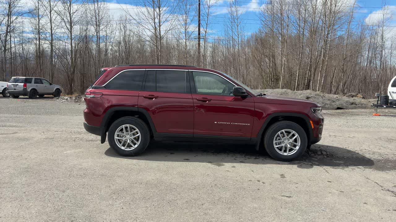 Thumbnail: 2026 Jeep Grand Cherokee - 16