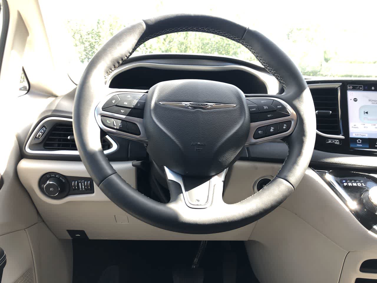 Thumbnail: 2024 Chrysler Pacifica - 25