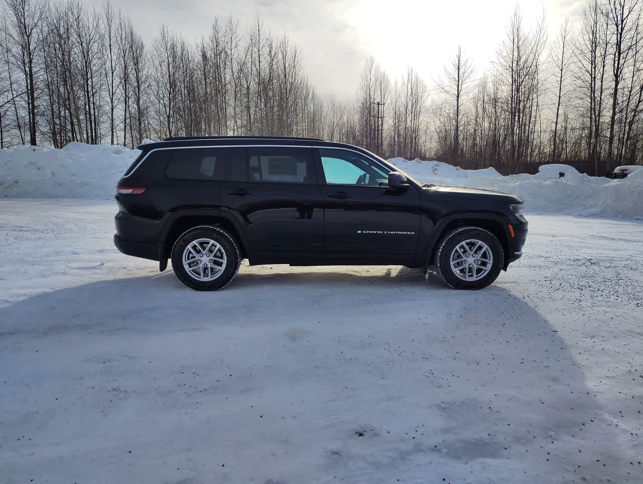 Thumbnail: 2025 Jeep Grand Cherokee - 9