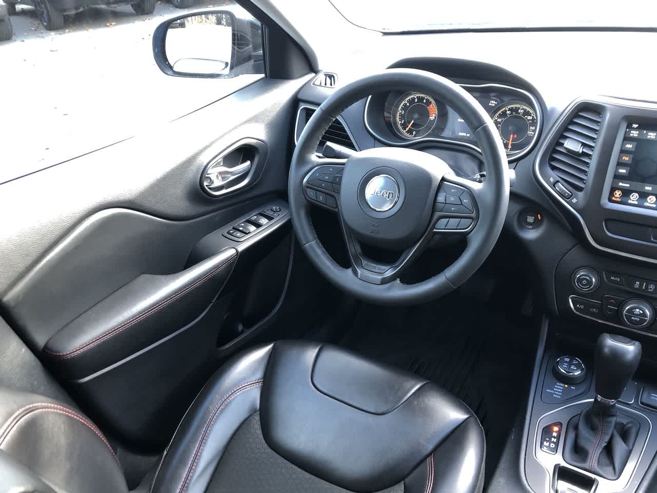 Thumbnail: 2022 Jeep Cherokee - 25