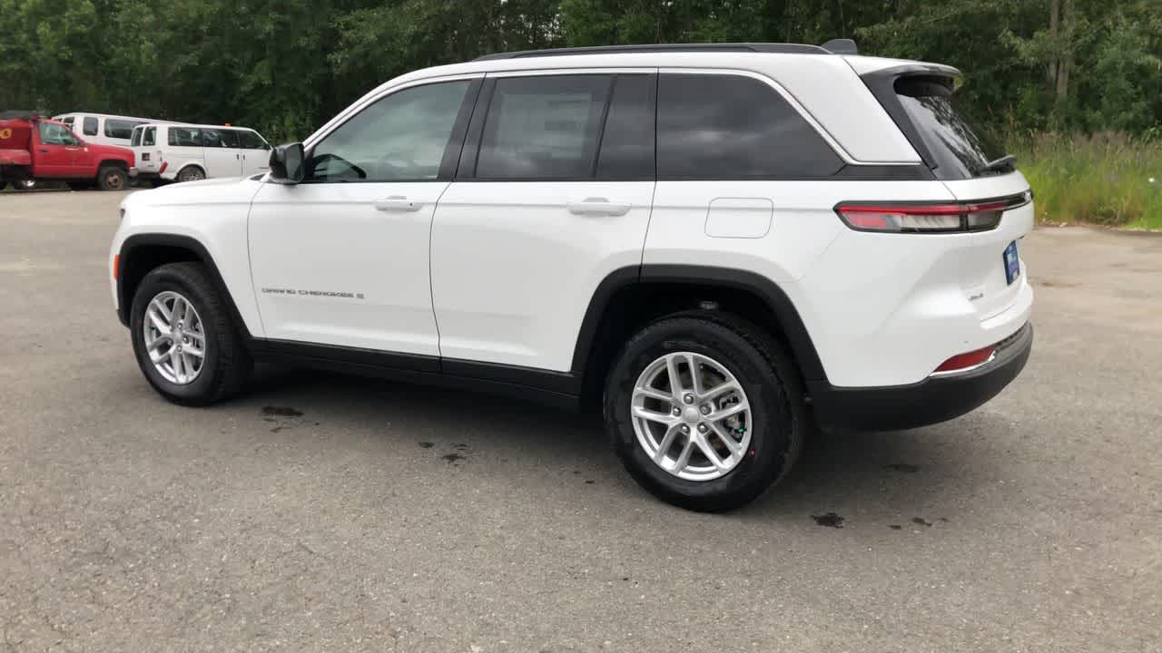 Thumbnail: 2025 Jeep Grand Cherokee - 9