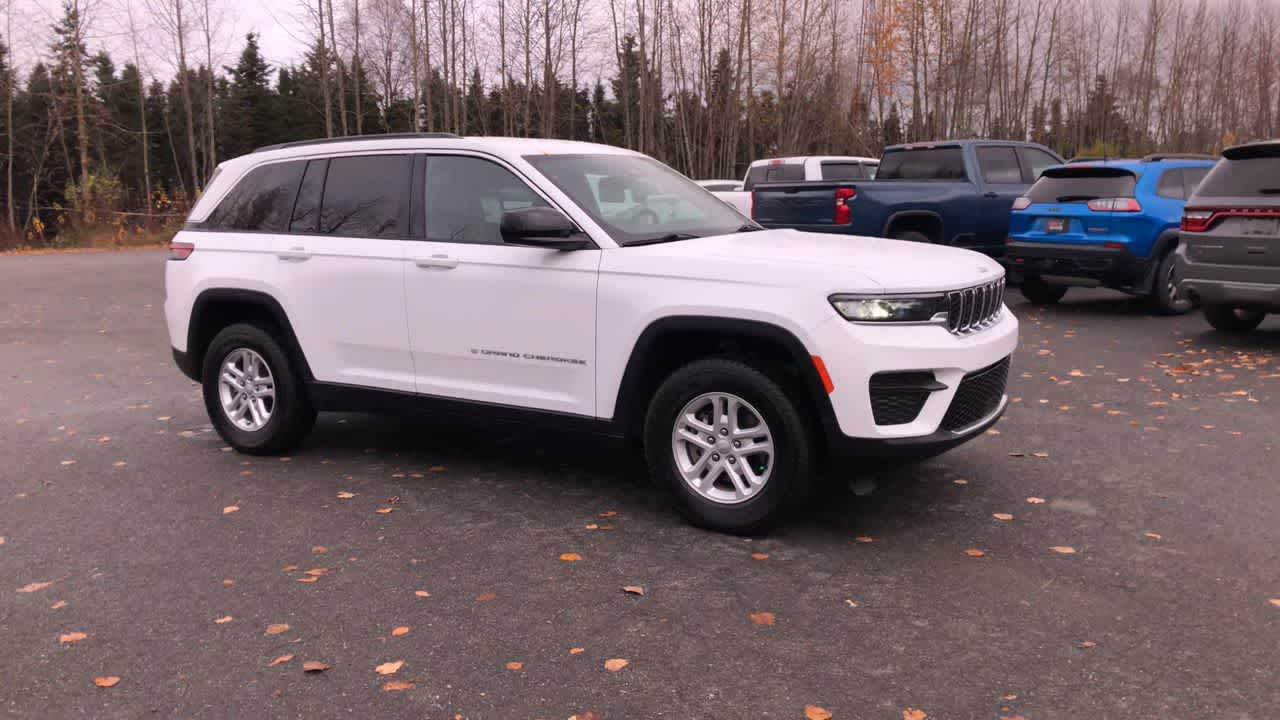 Thumbnail: 2024 Jeep Grand Cherokee - 17