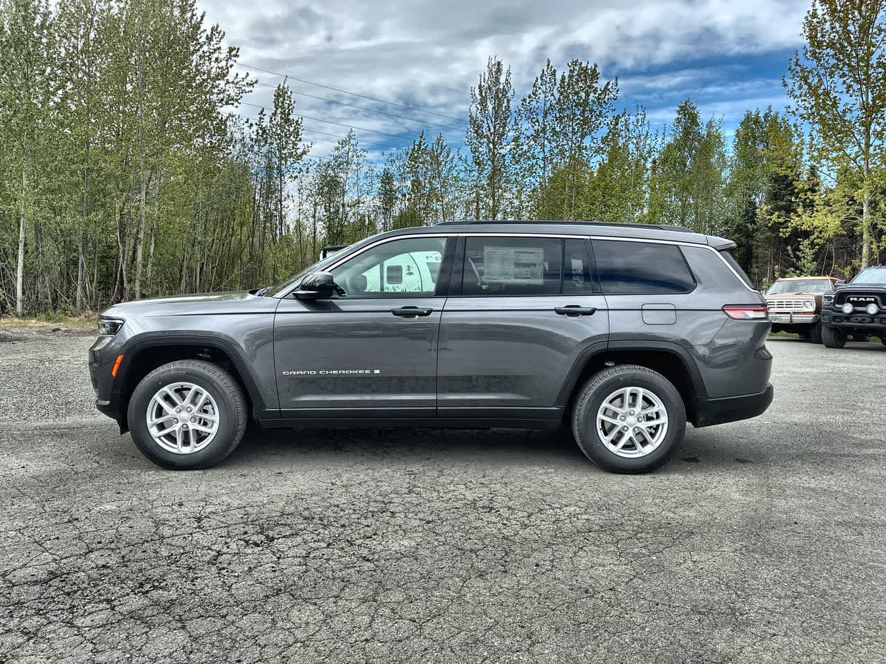 Thumbnail: 2026 Jeep Grand Cherokee - 5