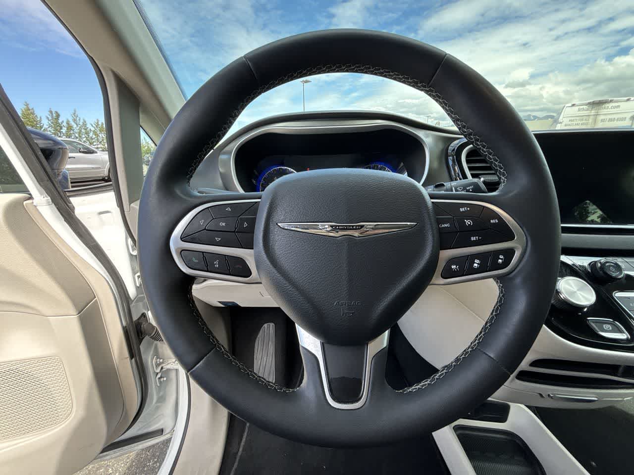 Thumbnail: 2024 Chrysler Pacifica - 24