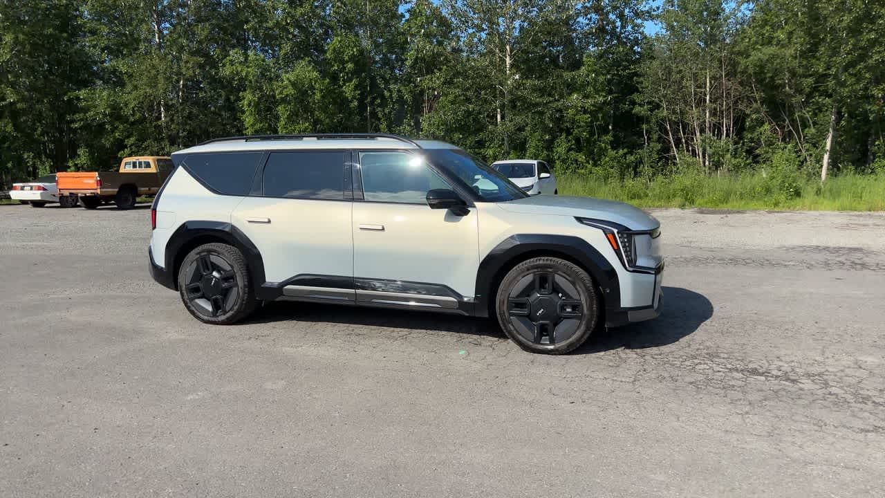 Thumbnail: 2024 Kia EV9 - 17