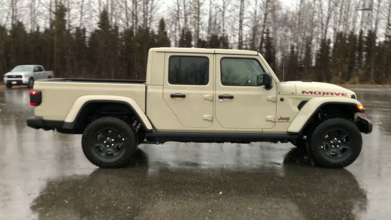 Thumbnail: 2022 Jeep Gladiator - 16