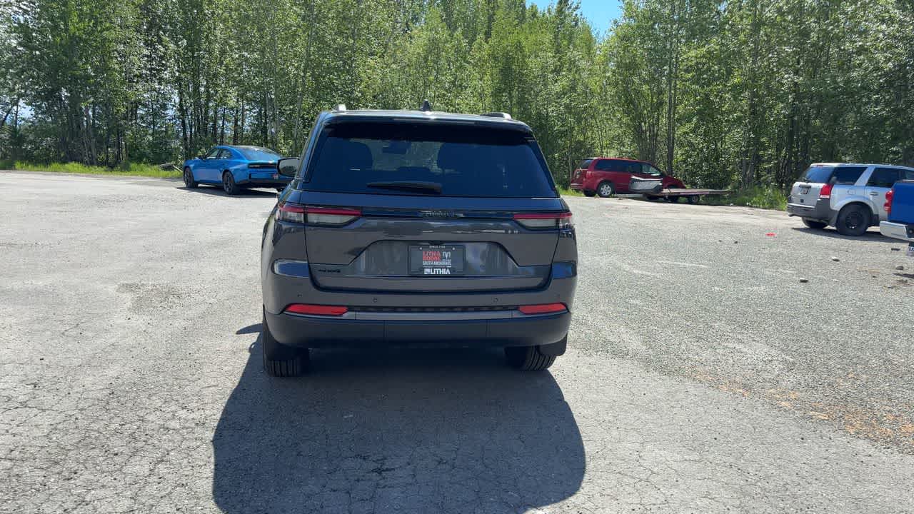 Thumbnail: 2026 Jeep Grand Cherokee - 12