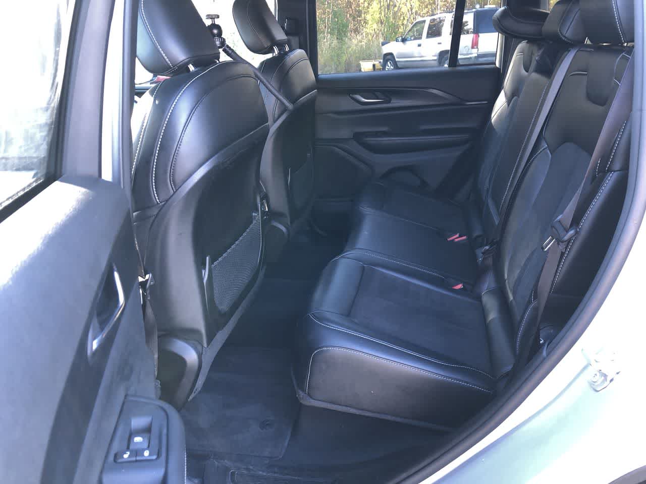 Thumbnail: 2024 Jeep Grand Cherokee - 21